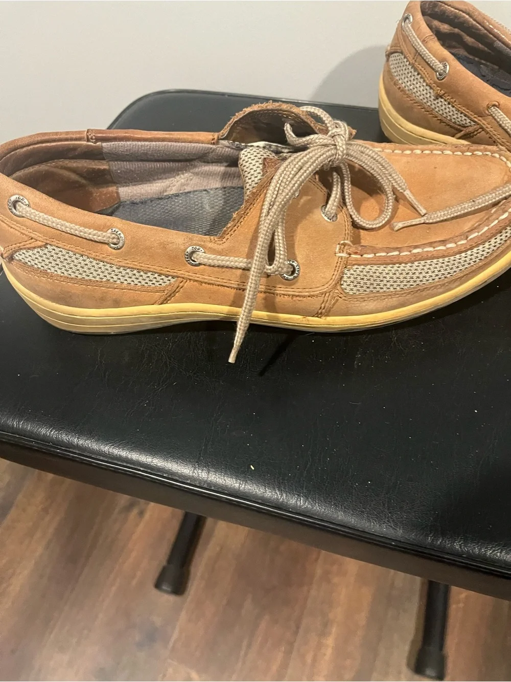 Sperry Cognac Leather Boat Shoes with Beige Laces